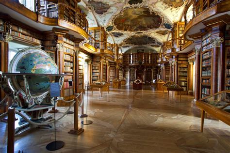 Bildergalerie von kloster in st. Kloster St. Gallen: 100 Jahre Zirkusmode und der original ...