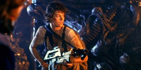 James Cameron And Sigourney Weaver Really Liked Neill Blomkamps Alien Idea Cinemablend