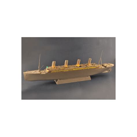 Plastic Model Of Rms Titanic Made By Trumpeter 03719 In 1200 Scale