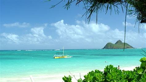 Kini ku sendiri tanpamu merindu belaian mu. iNdAH hiDUpKu AdaNya DiA adAnYA kAmU: PanTAI TeRinDAh Di DuNIa