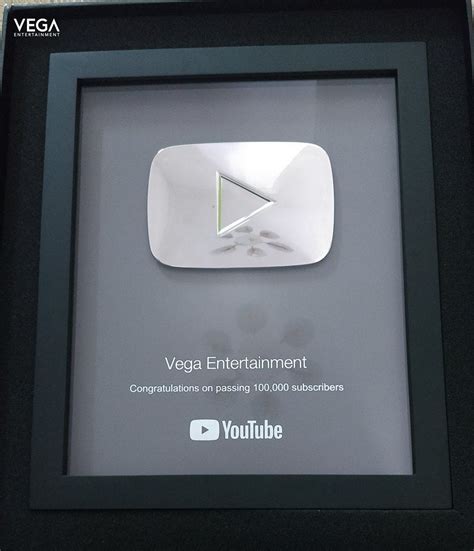 Trends For Youtube Play Button Mockup Scharap Mockup