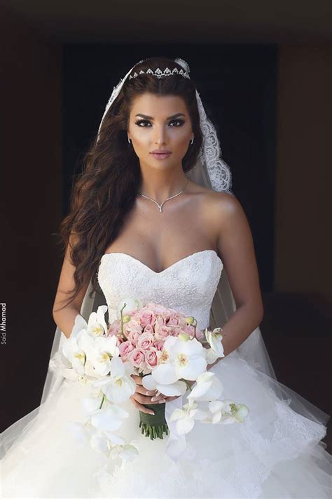 14 Beautiful Work Hairstyles For Ball Gown Wedding Dresses