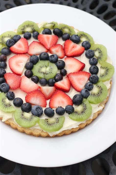 Sugar Cookie Crust Fruit Pizza A Hint Of Honey