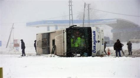 Karaman da yolcu otobüsü devrildi 22 yaralı Haber 7 GÜNCEL