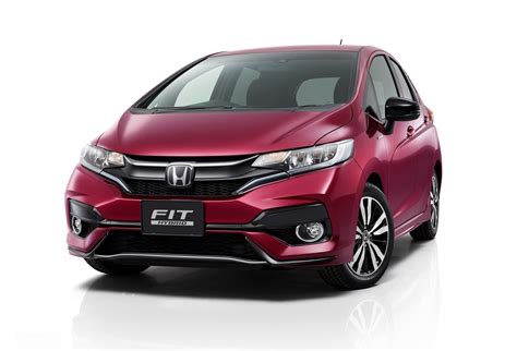 Hi, civic 2.0 facelift without navi any discount? 2017 Honda Jazz unveiled with nip and tuck; India launch ...
