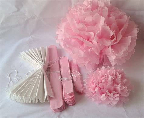 En fronda contamos con todo tipo de plantas para tu jardín, flores o decoración natural para tu casa. Aurea´s Kitchen: Craft: Pompones y flores de papel