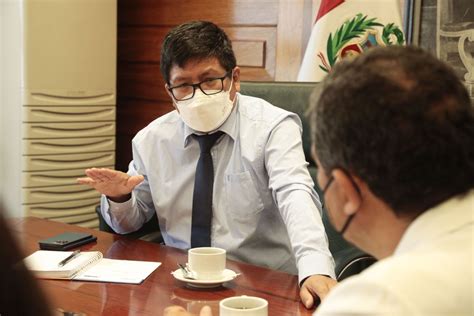 Faculdade De Medicina Critica Medida Do Governo Para Eliminar O Uso Obrigatório De Máscaras