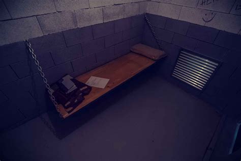 Prison Break Escape Room Ali Ti Bo Uspelo Pobegniti Iz Zapora