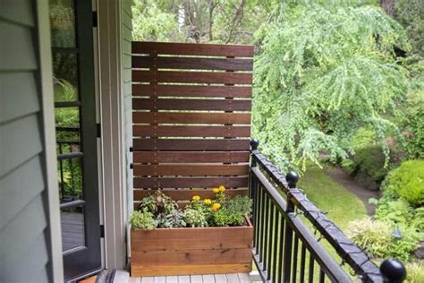 Check out these top garden screening ideas to learn more! DIY Outdoor Privacy Screen Ideas - Remodel Or Move