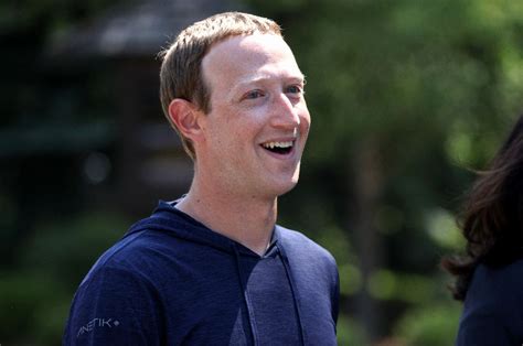 Zuckerberg Wants Facebook To Become Online Metaverse Bbc News