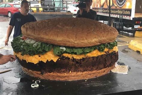 The Biggest Burger In The World Is 1774 Pounds Readers Digest