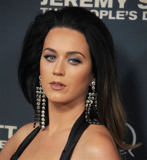 Katy Perrys Handprint Ceremony In La Pictures Popsugar Celebrity Photo 20