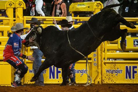 Inside A Typical Day In The Life Of A Bullfighter The Unsung Heroes Of National Finals Rodeo