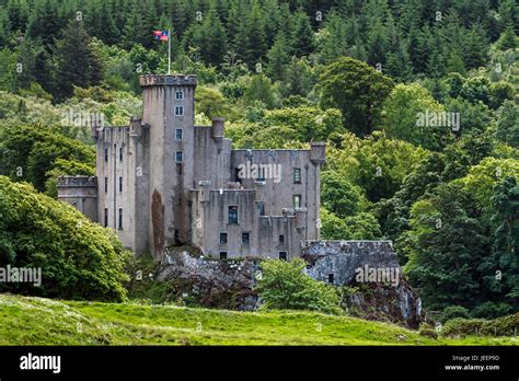 Dunvegan Castle Clan Macleod Isle Hi Res Stock Photography And Images