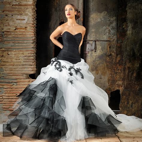 Sleeveless Sweetheart Long Train Ball Gown Lace White And Black Wedding