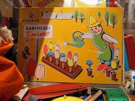 Ein spielzeug ist ein gegenstand, der zum spielen angefertigt wurde und den üblicherweise kinder verwenden. Pin von Irmgard Meek auf Deutsche Spielsachen ...