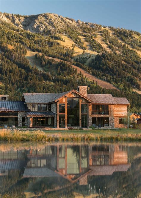 Delightful Rustic Home In Wyoming With A Dramatic Mountain Backdrop