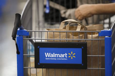 Capital one® walmart rewards™ at first glance, it would seem that this intro offer is simply an incentive to push walmart's electronic payment system. Synchrony Lost Walmart Card Deal in Battle With Capital One - Bloomberg