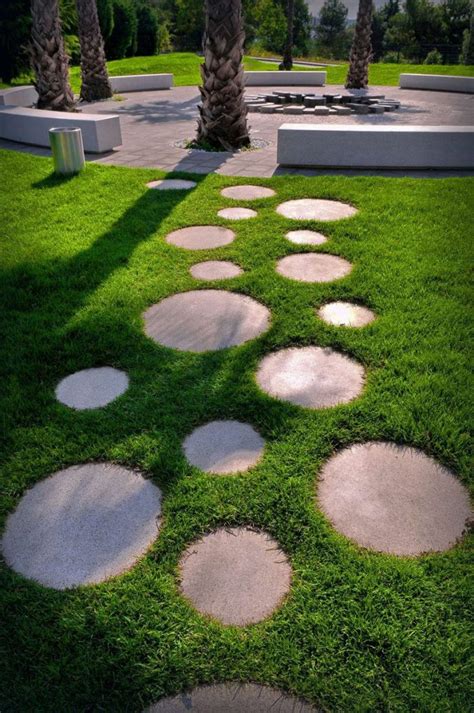 Round Stepping Stones Garden Stepping Stones By Finding Out The Best