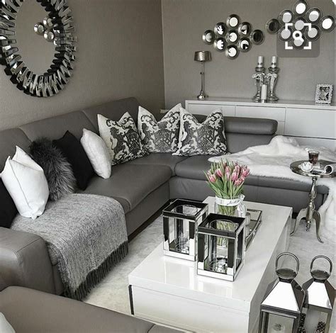 See our favorite white living rooms and browse through our favorite white living room pictures, including white living room designs, white decor and more. Pin by Yaz V on Living Room Ideas | Black white, grey ...