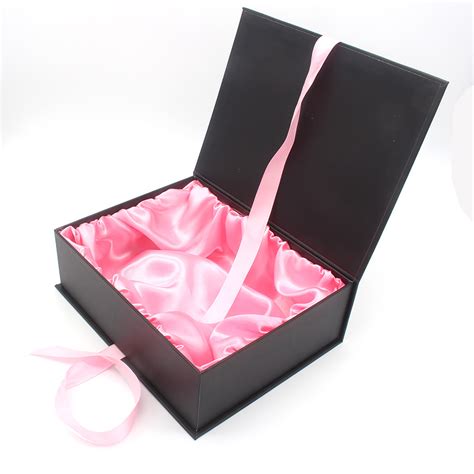 Custom Logo Printed Black Pink Magnetic Luxury Silk Satin Lined