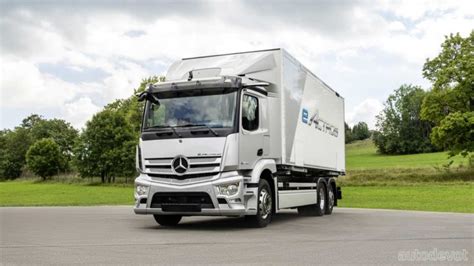 Mercedes Benz Reveals GenH2 Fuel Cell Truck And EActros LongHaul Truck