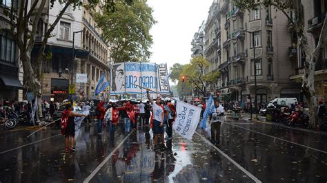 La Ciudad De Buenos Aires Fue Otra Vez Un Caos Por Las Marchas Y Los Cortes De Calles Infobae