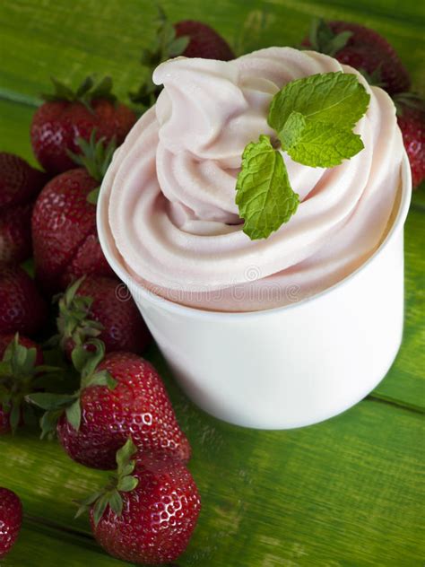 Frozen Soft Serve Yogurt Stock Image Image Of Food