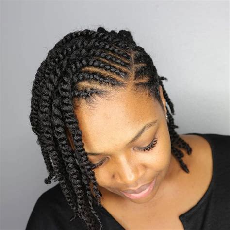 Cheveux naturels twists coiffures afro naturelles. Produits naturels de soin de la peau | Idée coiffure ...