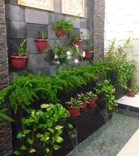 Meski demikian, cara ini akan memberikanmu kamar tidur yang lebih luas. Contoh Dekorasi Taman Depan Rumah Di Lahan Yang Sempit