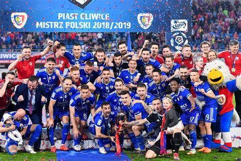 Oba zespoły jeszcze mają o co grać. Piast Gliwice - Pko Ekstraklasa Piast Gliwice Slask ...