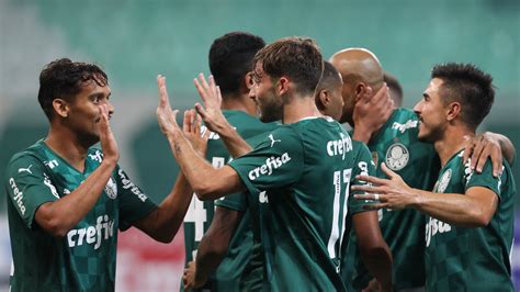 Palmeiras Vence Clássico Contra O Santos Comemora Tropeço Do