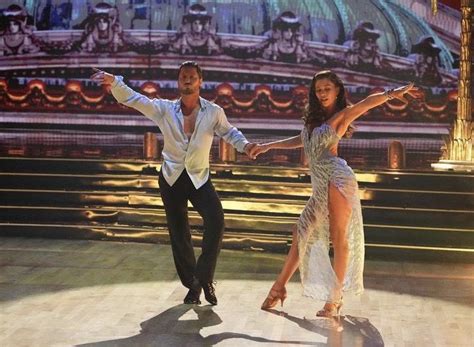 Valentin Chmerkovskiy And Gabby Windey Dwts Gabby Dancer