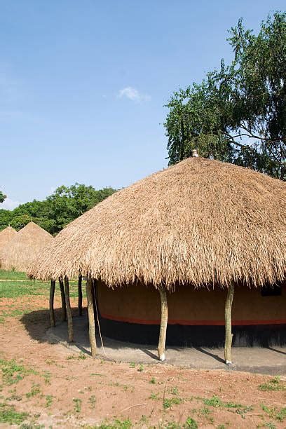 70 Uganda Hut Africa Mud Hut Stock Photos Pictures And Royalty Free