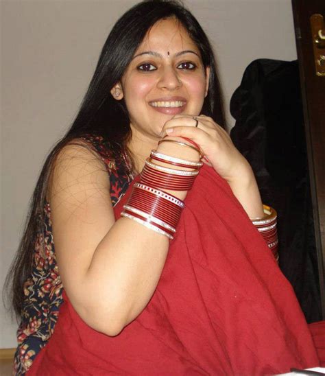 Very Beautiful Indian Bhabhi Pictures Hot Indian Aunty