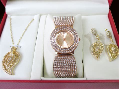 Place your custom order and get free delivery all over pakistan on all your personalised gifts. Elegant Jewellery & Watch Gift Set Price in Pakistan ...