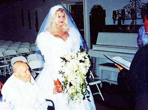 Anna Nicole Smith Marriage Pic Dannielynn Smith Jailbroke