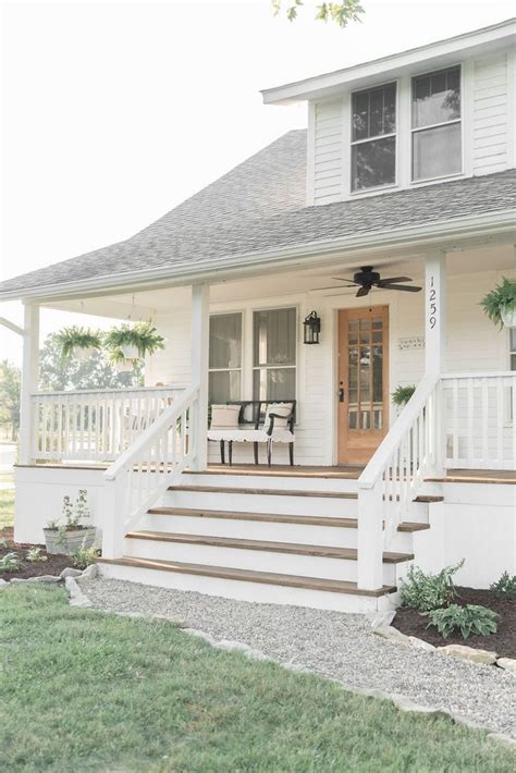 10 Front Porch Ideas Houzz In 2020 House Front Porch Porch Design