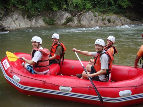Told our young guests on the way to gopeng a rough vehicle waiting to do the transfer to rafting site….most probably 4x4 in their mind, never a 3 ton lorry waiting to collect. Simply -簡單- Orion: White Water Rafting Gopeng