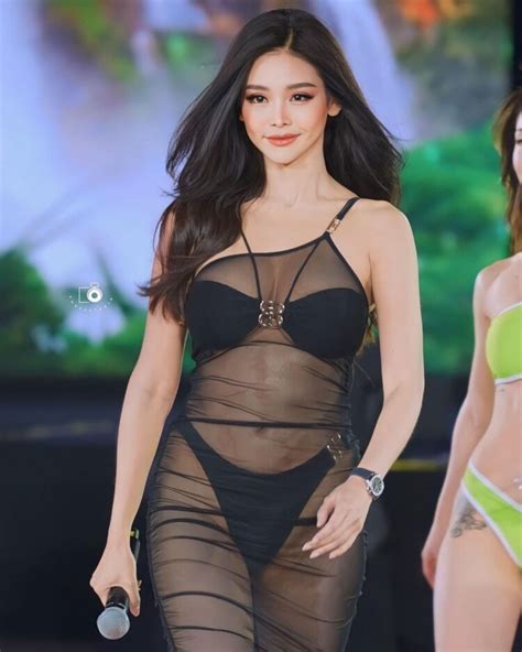 6 Hot Sexy Engfa Waraha Bikini Pics