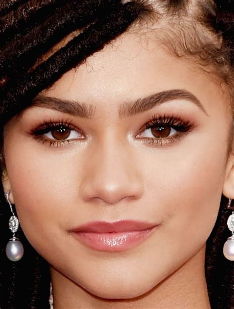 Close Up Of Zendaya Coleman At The Oscars Beautyeditor Ca Oscars