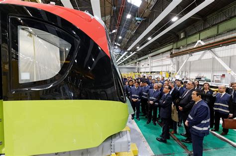Hanoi City To Visit Train Manufacturing Workshop In France And Sign