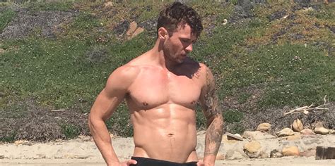 Ryan Phillippe Responds To Fan Who Calls Him ‘so Old And So Hot Ryan