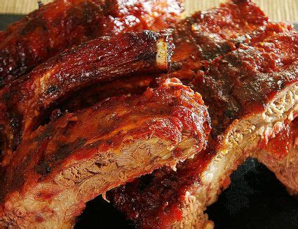 Brush both sides of the rib with the homemade bbq sauce. How to Cook Barbecue Ribs on a Gas Grill