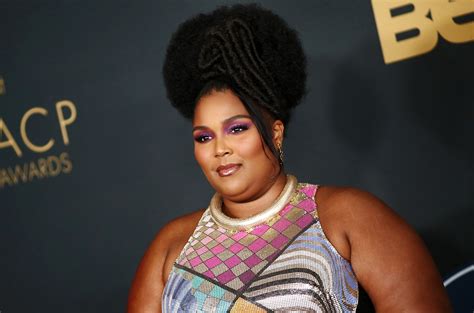 Melissa viviane jefferson (born april 27, 1988), known professionally as lizzo, is an american singer, rapper, songwriter, and flutist. Lizzo Shades TikTok for Taking Down Her Swimsuit Videos ...