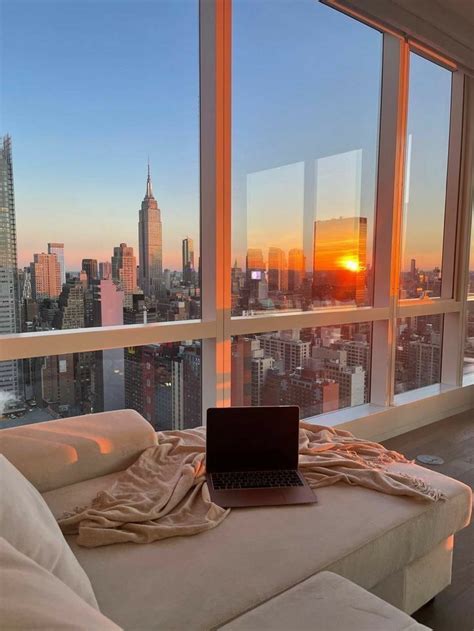 Pin By Sophia Maxine On Golden Hour Apartment View Nyc Life New