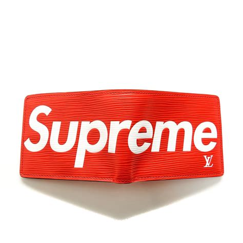 Brand new supreme x lv wallet red colour comes in all original lv packaging proof of purchase. SUPREME x LOUIS VUITTON Wallet Red