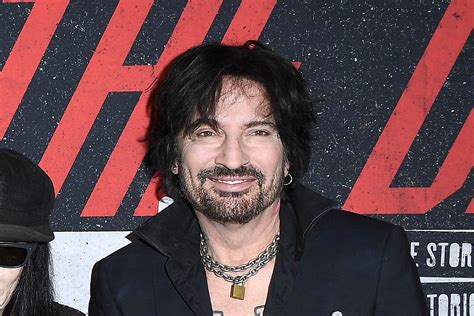 Tommy lee is by far the most entertaining member of that band at the moment. Motley Crue's Tommy Lee Fires Back at Critical 'The Dirt ...