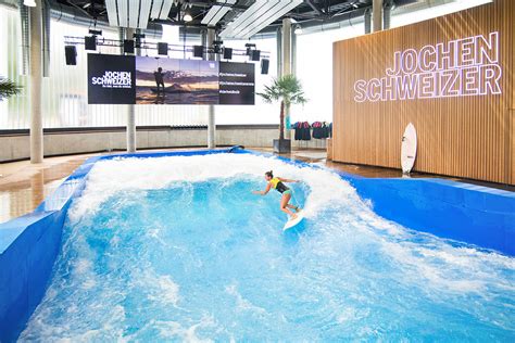 Ich stehe immer am anfang und bin nie im ziel. Surfen in München ǀ Jochen Schweizer Arena