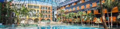 Bubbles, rapid rivers and tropical beach. Therme Erding wird 15. Jahre - Eröffnung des neuen ...